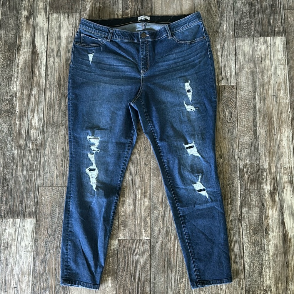 JOLT DISTRESSED WOMEN JEANS, SIZE 18